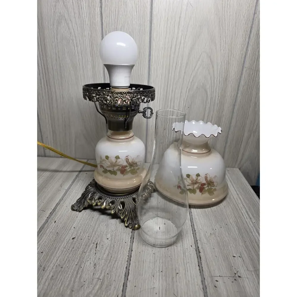 Vtg Hurricane Parlor Desk Lamp Roses Rose Hips Berries Metal Base Stand 15.5”